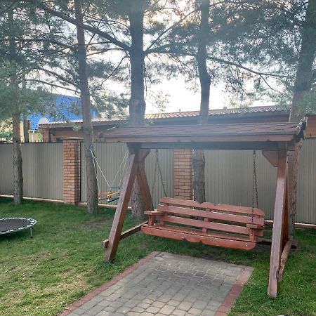 Bed and Breakfast Комфортабельный Коттедж Świtaź Zewnętrze zdjęcie