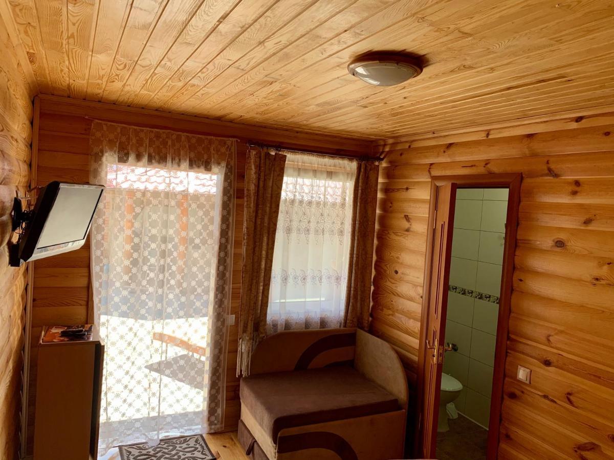 Bed and Breakfast Комфортабельный Коттедж Świtaź Zewnętrze zdjęcie